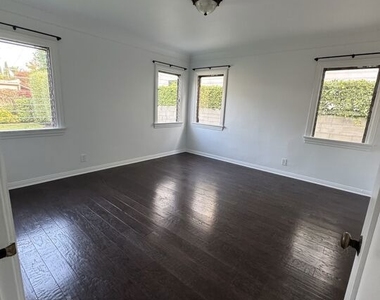 326 N La Jolla Avenue - Photo Thumbnail 33