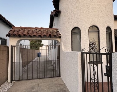326 N La Jolla Avenue - Photo Thumbnail 49