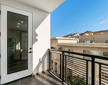 3632 S Keystone Avenue - Photo Thumbnail 32
