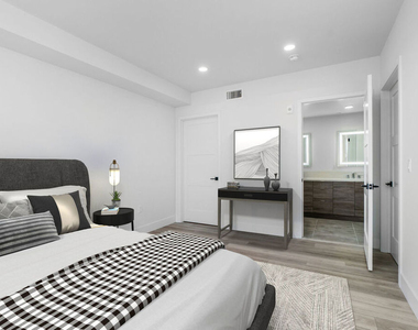 3632 S Keystone Avenue - Photo Thumbnail 3