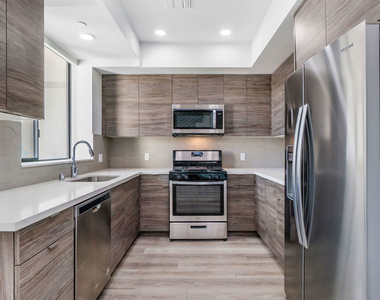 3632 S Keystone Avenue - Photo Thumbnail 23