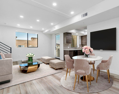 3632 S Keystone Avenue - Photo Thumbnail 2