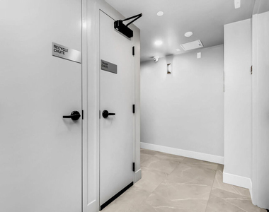 3632 S Keystone Avenue - Photo Thumbnail 6
