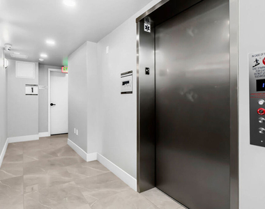 3632 S Keystone Avenue - Photo Thumbnail 5