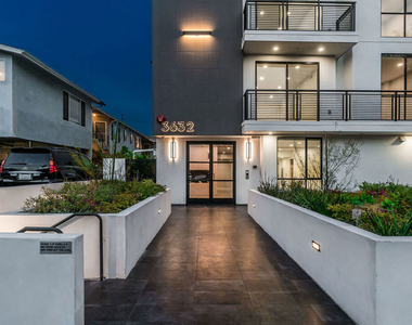 3632 S Keystone Avenue - Photo Thumbnail 14
