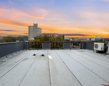 694 Rutland Road - Photo Thumbnail 7