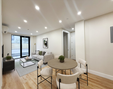 694 Rutland Road - Photo Thumbnail 3