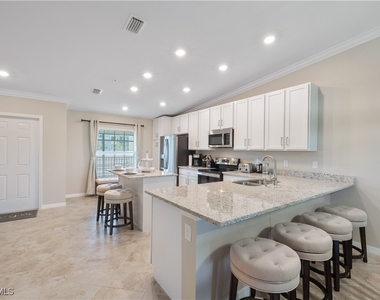 43041 Greenway Boulevard - Photo Thumbnail 6