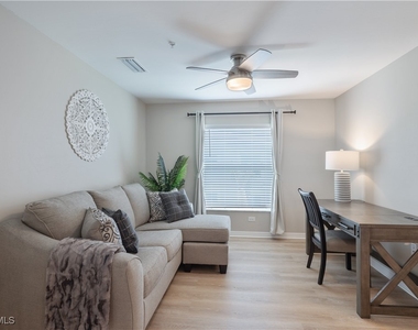 43041 Greenway Boulevard - Photo Thumbnail 12