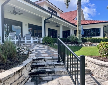 3685 Amberly Circle W - Photo Thumbnail 32