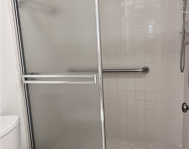 3685 Amberly Circle W - Photo Thumbnail 11