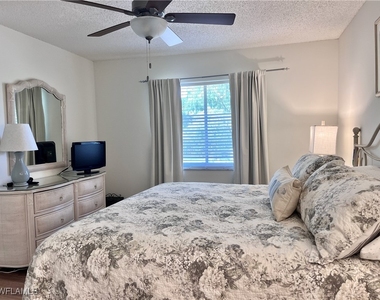 3685 Amberly Circle W - Photo Thumbnail 8