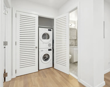 160 East 48th Street, Unit 6e-3 - Photo Thumbnail 2