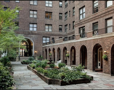 160 East 48th Street, Unit 6e-3 - Photo Thumbnail 9