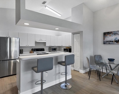 7234 Eleanor Circle - Photo Thumbnail 10