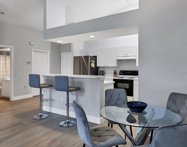 7234 Eleanor Circle - Photo Thumbnail 8