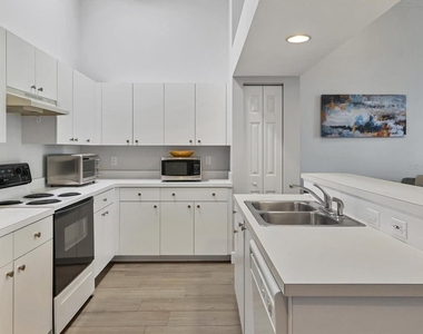 7234 Eleanor Circle - Photo Thumbnail 12