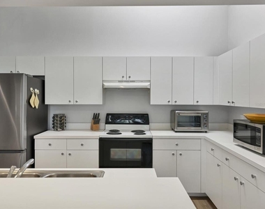 7234 Eleanor Circle - Photo Thumbnail 13