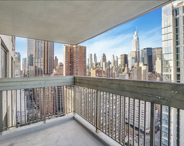 200 East 33rd Street, Unit 26g - Photo Thumbnail 2