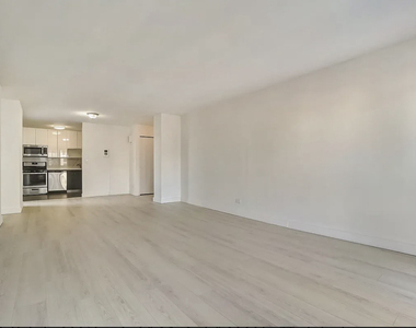 200 East 33rd Street, Unit 26g - Photo Thumbnail 1