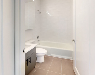 401 East 34th Street, Unit S23j - Photo Thumbnail 3