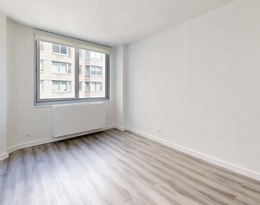 401 East 34th Street, Unit S23j - Photo Thumbnail 2