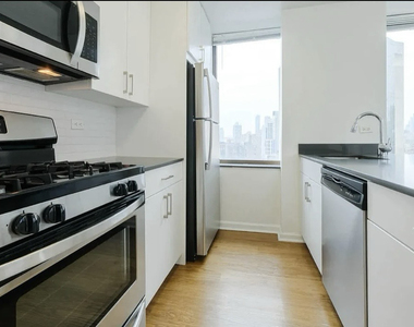 150 East 57th Street, Unit 18c - Photo Thumbnail 2