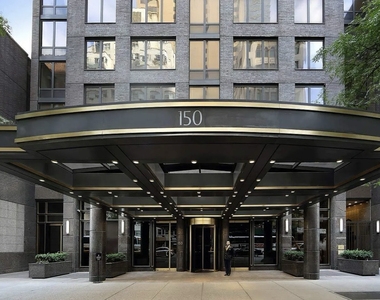 150 East 57th Street, Unit 18c - Photo Thumbnail 3