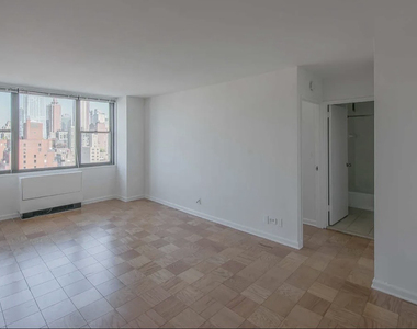 240 East 27th Street, Unit 19b - Photo Thumbnail 10