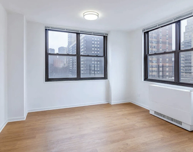 240 East 27th Street, Unit 19b - Photo Thumbnail 2