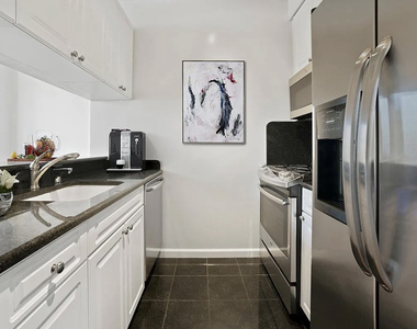 240 East 39th Street, Unit 17f - Photo Thumbnail 1