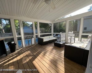 742 Myrtle Avenue - Photo Thumbnail 9