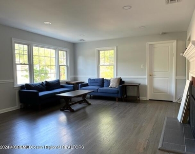 742 Myrtle Avenue - Photo Thumbnail 7