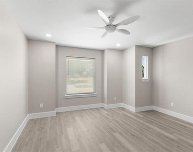 2644 Hutchinson Street - Photo Thumbnail 12
