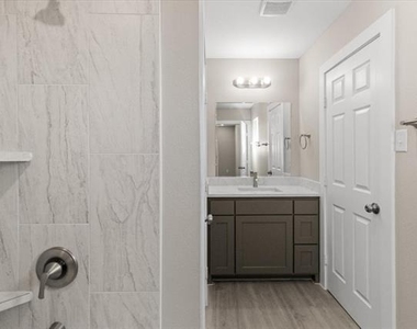 2644 Hutchinson Street - Photo Thumbnail 9