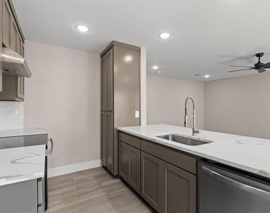 2644 Hutchinson Street - Photo Thumbnail 4