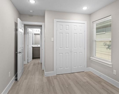 2644 Hutchinson Street - Photo Thumbnail 30