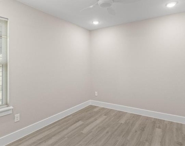 2644 Hutchinson Street - Photo Thumbnail 29