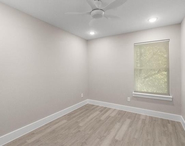2644 Hutchinson Street - Photo Thumbnail 13