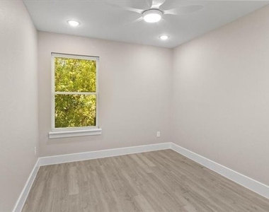2644 Hutchinson Street - Photo Thumbnail 28