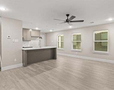 2644 Hutchinson Street - Photo Thumbnail 20