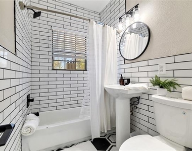 4400 Gaston Avenue - Photo Thumbnail 5