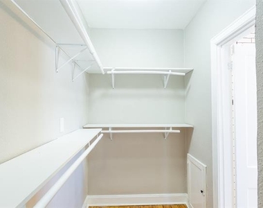 4400 Gaston Avenue - Photo Thumbnail 6