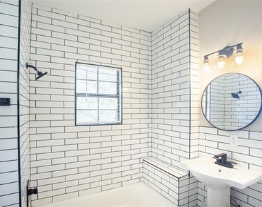 4400 Gaston Avenue - Photo Thumbnail 2