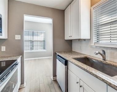 8750 Park Lane - Photo Thumbnail 6
