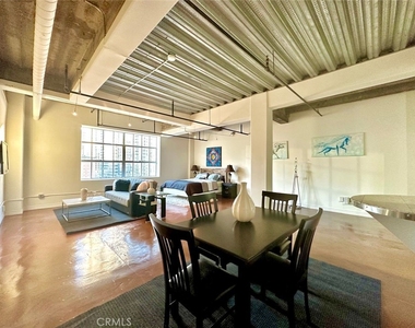 312 W 5th Street - Photo Thumbnail 2