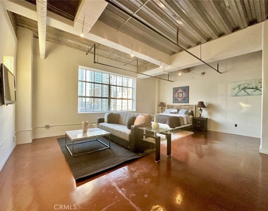 312 W 5th Street - Photo Thumbnail 3