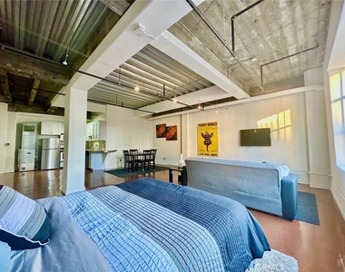 312 W 5th Street - Photo Thumbnail 5