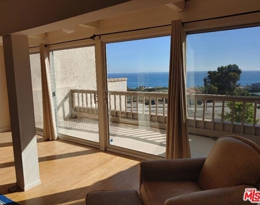23918 De Ville Way - Photo Thumbnail 2