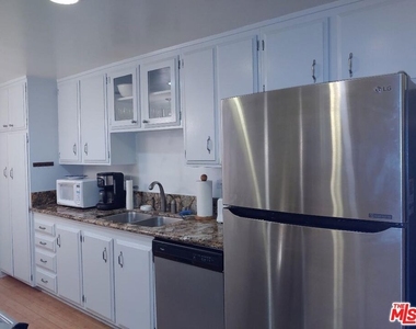 23918 De Ville Way - Photo Thumbnail 16